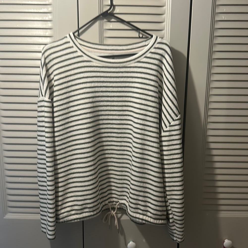 Lou & Grey Soft Stripped Pullover With Elastic Waist.